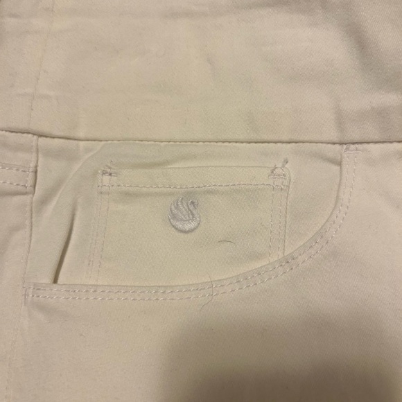 Gloria Vanderbilt Bermuda Super Stretch Waistband Amanda Short 22W - NWT - Picture 4 of 6